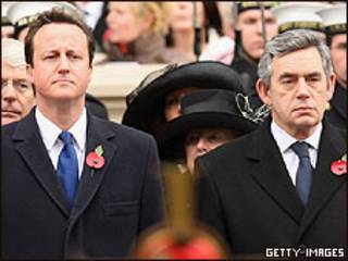 David Cameron (derecha) y Gordon Brown.