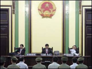 Một phiên xử tại tòa