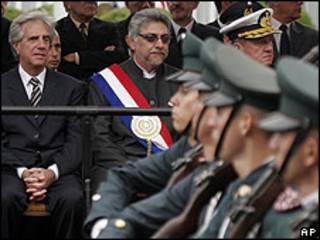 Los presidentes de Uruguay y Paraguay, Tabaré Vázquez y Fernando Lugo. Mayo de 2009.