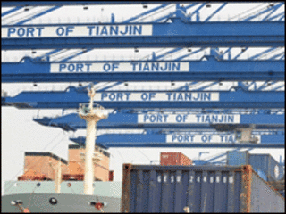 Porto de Tianjin, na China