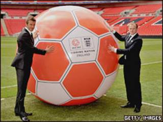 Beckham iyo ROoney oo la taagan kubad wayn