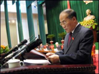 Phó thủ tướng Việt Nam ông Nguyễn Sinh Hùng