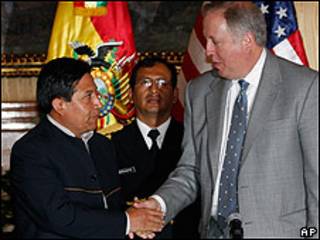 David Chequehuanca (izq.) yThomas Shannon