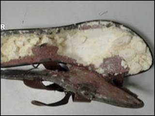 Sandália com cocaína. Foto: Polícia da Espanha/ Divulgação
