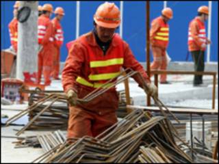 Trabalhador da construção civil na China (AP/arquivo)