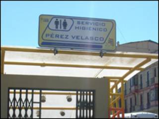 Baño público