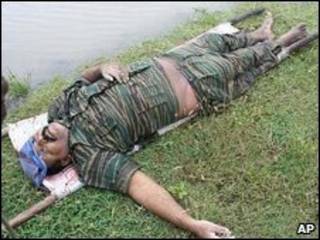 Foto de Velupillai Prabhakaran divulgada por el ejército.