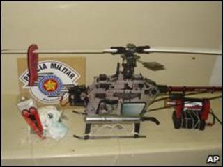 Helicóptero a control remoto.