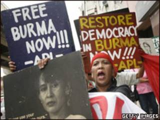 Manifestaciones a favor de San Suu Kyi