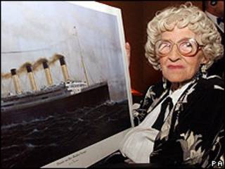 Millvina Dean, única superviviente del naufragio del Titanic, murió el 31 de mayo de 2009.