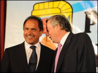 Scioli y Kirchner (foto cortesía web Frente para la Victoria).
