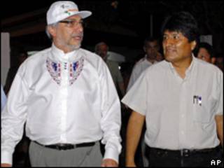 Fernando Lugo (izq.) y Evo Morales