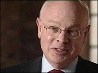 David Pepper, ex director del centro de escuchas oficial del Reino Unido (GCHQ)