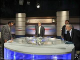 موسوی و احمدی نژاد در مناظره تلویزیونی