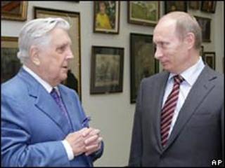 Vladimir Putin (dir) e Ilya Glazunov