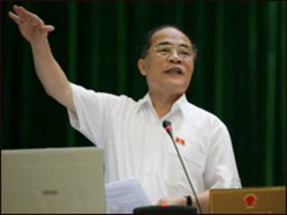 Phó Thủ tướng Nguyễn Sinh Hùng