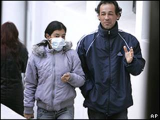 Mujer con mascarilla en Buenos Aires