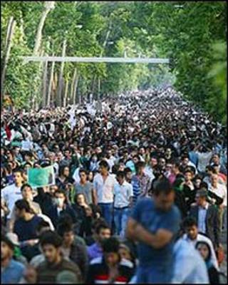 تجمع سه شنبه هواداران موسوی در شمال تهران