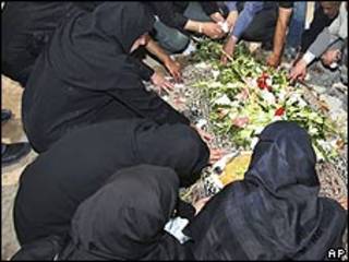 Familiares de las víctimas de las protestas en Irán.