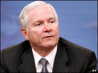 O secretário de Defesa dos EUA, Robert Gates, durante coletiva de imprensa nesta quinta-feira (AP, 18/6)