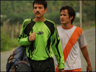 Gael García y Diego Luna en Rudo y Cursi