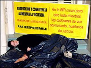 Protesta contra la violencia en el fútbol en Argentina. Fotos: cortesía Salvemos Al Fútbol