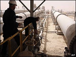 Refinería en Irak.