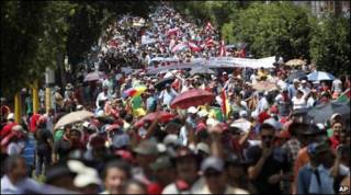 Partidários de Zelaya organizaram uma marcha neste sábado em Tegucigalpa