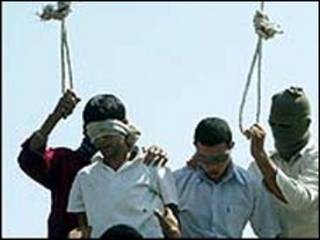 إعدام علني في إيران(أرشيف)