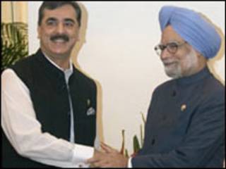 गिलानी और मनमोहन सिंह