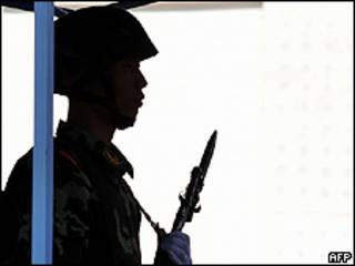 Policía chino en Urumqi