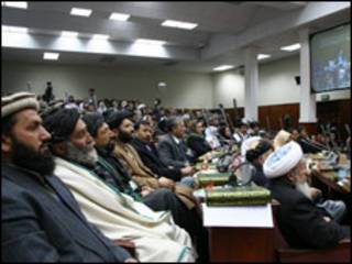 د سولې د مخکېنۍ جرګې عکس ګورﺉ