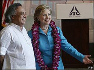 Hillary Clinton y Jairam Ramesh