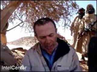 صورة الرهينة البريطاني الذي تم إعدامه في قبضة القاعدة