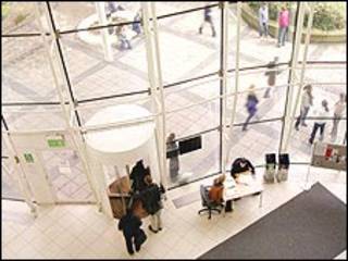 بوابة جامعية