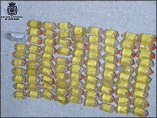 Cápsulas de cocaína líquida (foto: Polícia da Espanha)