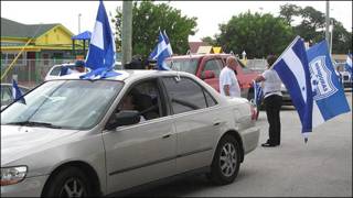 Manifestación en Miami en favor de Micheletti y en contra de Zelaya.
