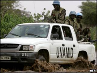 Efectivos de la misión de paz en Darfur