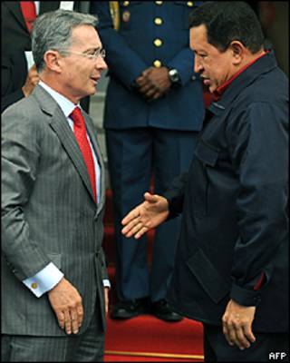 Álvaro Uribe y Hugo Chávez