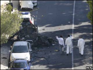 Restos del coche bomba en Calviá.