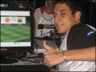 Robnel Lovera, jugador de videojuegos