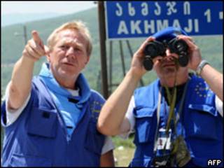 Observadores de la Unión Europea en la frontera entre Georgia y Osetia del Sur.