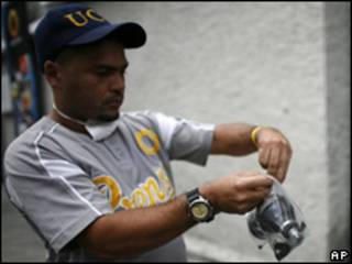 Gases lacrimógenos en ataque a Globovisión.