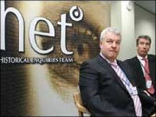 Investigadores do Historical Enquiries Team (HET), da Irlanda do Norte