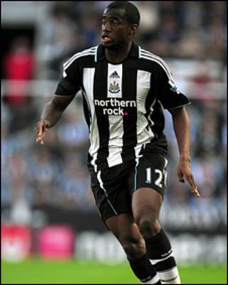 Tottenham vừa hoàn tất thủ tục mua Sebastien Bassong, hậu vệ của Newcastle