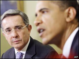 Alvaro Uribe e Barack Obama