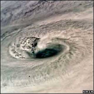 Imagem da Nasa mostra furacão