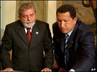 O presidente Luiz Inácio Lula da Silva e o venezuelano Hugo Chávez (AP, arquivo)