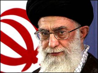 آیت الله علی خامنه ای - عکس از وبسایت دفتر حفظ و نشر آثار