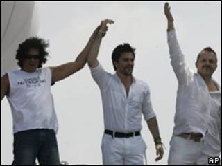 Carlos Vives, Juanes y Miguel Bosé